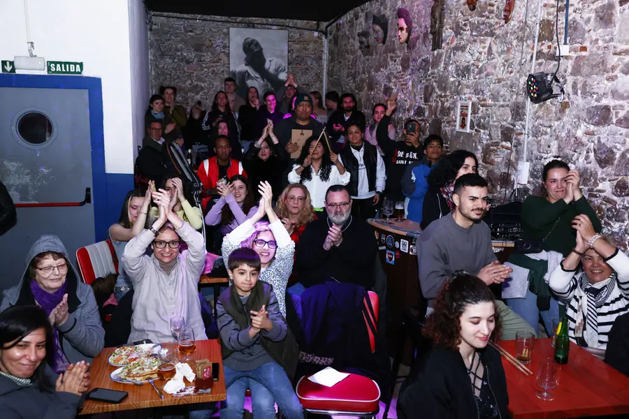 Público animando en un concierto de alumnos de Jambala